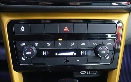 Volkswagen T-Cross I, 2022 год, 1 580 000 рублей, 8 фотография