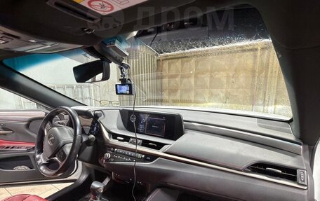 Lexus ES VII, 2021 год, 4 250 000 рублей, 10 фотография