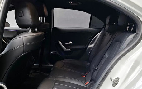 Mercedes-Benz A-Класс, 2020 год, 2 700 000 рублей, 11 фотография