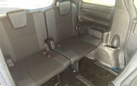 Toyota Noah III, 2021 год, 1 940 000 рублей, 11 фотография