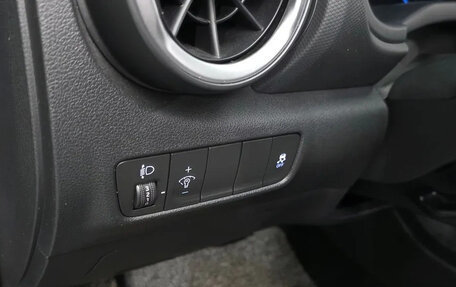 Hyundai Kona I, 2022 год, 1 499 000 рублей, 12 фотография