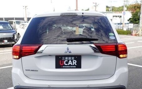 Mitsubishi Outlander III рестайлинг 3, 2020 год, 1 956 000 рублей, 4 фотография