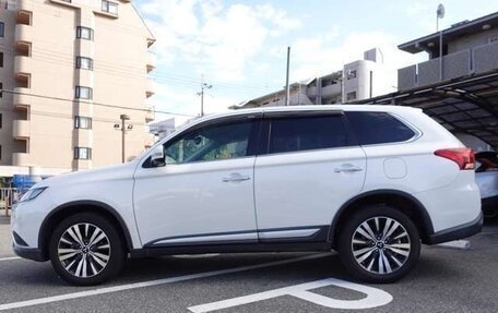 Mitsubishi Outlander III рестайлинг 3, 2020 год, 1 956 000 рублей, 5 фотография