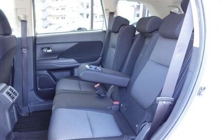 Mitsubishi Outlander III рестайлинг 3, 2020 год, 1 956 000 рублей, 9 фотография