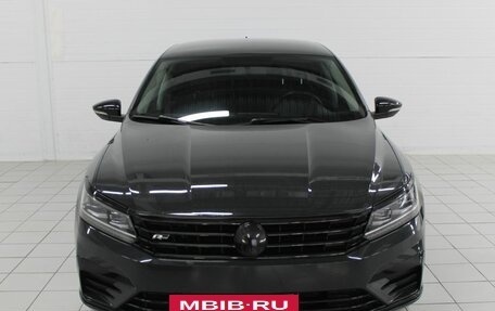 Volkswagen Passat B8 рестайлинг, 2016 год, 1 790 000 рублей, 2 фотография