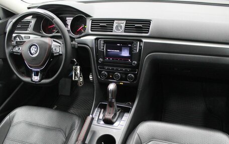 Volkswagen Passat B8 рестайлинг, 2016 год, 1 790 000 рублей, 16 фотография