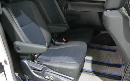 Toyota Noah III, 2015 год, 1 690 000 рублей, 18 фотография