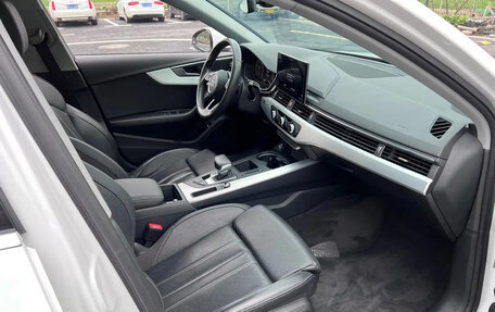 Audi A4, 2022 год, 2 000 000 рублей, 24 фотография