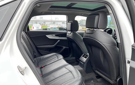 Audi A4, 2022 год, 2 000 000 рублей, 28 фотография