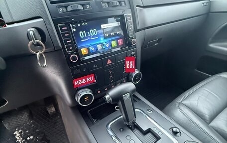 Volkswagen Touareg III, 2005 год, 1 099 999 рублей, 10 фотография