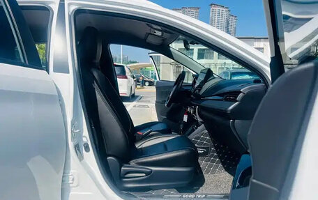 Toyota Yaris XP150 рестайлинг, 2022 год, 943 030 рублей, 15 фотография