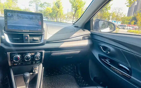 Toyota Yaris XP150 рестайлинг, 2022 год, 943 030 рублей, 12 фотография