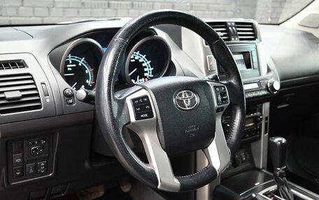 Toyota Land Cruiser Prado 150 рестайлинг 2, 2011 год, 2 700 000 рублей, 14 фотография