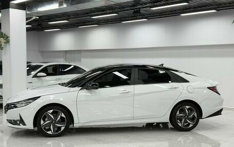 Hyundai Elantra, 2022 год, 1 300 000 рублей, 3 фотография