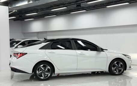 Hyundai Elantra, 2022 год, 1 300 000 рублей, 4 фотография