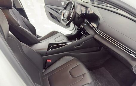 Hyundai Elantra, 2022 год, 1 300 000 рублей, 8 фотография