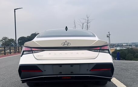 Hyundai Elantra, 2022 год, 1 120 000 рублей, 8 фотография
