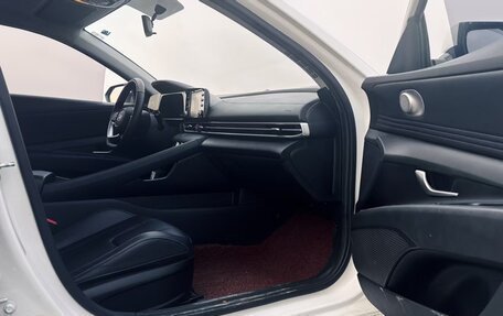 Hyundai Elantra, 2022 год, 1 120 000 рублей, 6 фотография