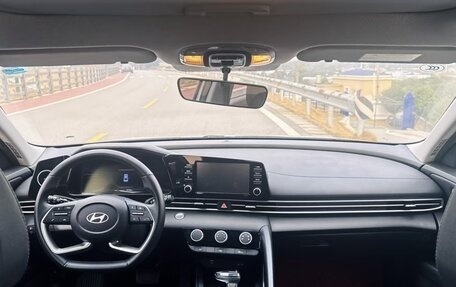 Hyundai Elantra, 2022 год, 1 120 000 рублей, 4 фотография