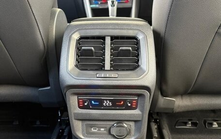 Volkswagen Tiguan II, 2022 год, 2 650 020 рублей, 19 фотография