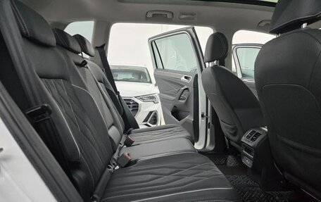 Volkswagen Tiguan II, 2022 год, 2 781 000 рублей, 13 фотография