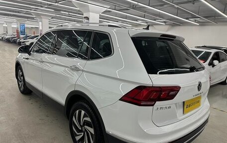 Volkswagen Tiguan II, 2022 год, 2 610 000 рублей, 7 фотография