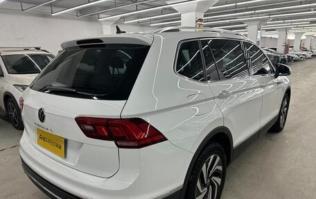 Volkswagen Tiguan II, 2022 год, 2 610 000 рублей, 5 фотография