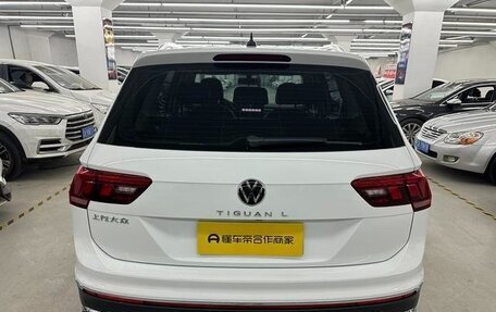 Volkswagen Tiguan II, 2022 год, 2 610 000 рублей, 6 фотография