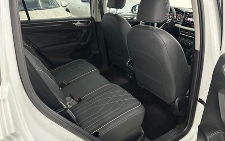 Volkswagen Tiguan II, 2022 год, 2 610 000 рублей, 15 фотография