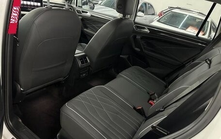 Volkswagen Tiguan II, 2022 год, 2 610 000 рублей, 16 фотография