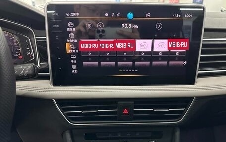 Volkswagen Tiguan II, 2022 год, 2 610 000 рублей, 13 фотография