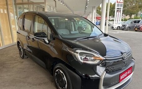 Toyota Sienta, 2023 год, 1 550 000 рублей, 1 фотография