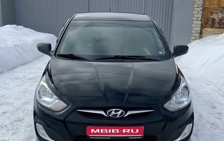 Hyundai Solaris II рестайлинг, 2013 год, 670 000 рублей, 2 фотография