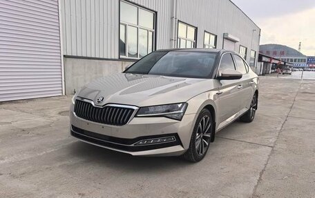 Skoda Superb III рестайлинг, 2023 год, 2 572 000 рублей, 3 фотография