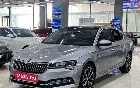 Skoda Superb III рестайлинг, 2024 год, 2 505 000 рублей, 3 фотография