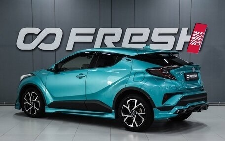 Toyota C-HR I рестайлинг, 2016 год, 2 200 000 рублей, 2 фотография