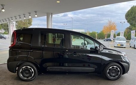 Toyota Sienta, 2023 год, 1 550 000 рублей, 3 фотография