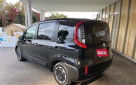 Toyota Sienta, 2023 год, 1 550 000 рублей, 5 фотография