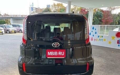 Toyota Sienta, 2023 год, 1 550 000 рублей, 6 фотография