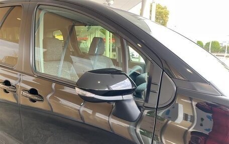 Toyota Sienta, 2023 год, 1 550 000 рублей, 8 фотография