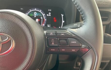 Toyota Sienta, 2023 год, 1 550 000 рублей, 12 фотография