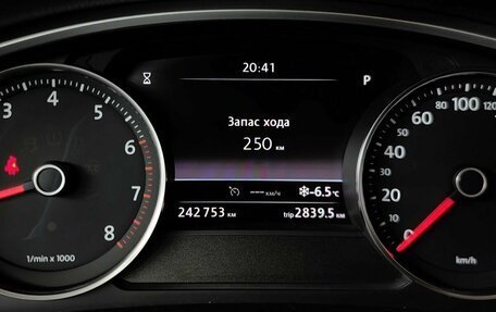 Volkswagen Touareg III, 2016 год, 2 495 000 рублей, 17 фотография