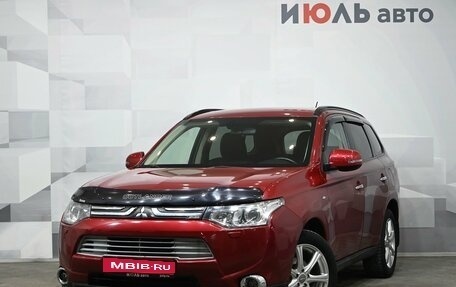 Mitsubishi Outlander III рестайлинг 3, 2013 год, 1 545 000 рублей, 1 фотография