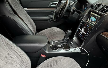 Ford Explorer VI, 2016 год, 2 500 000 рублей, 16 фотография