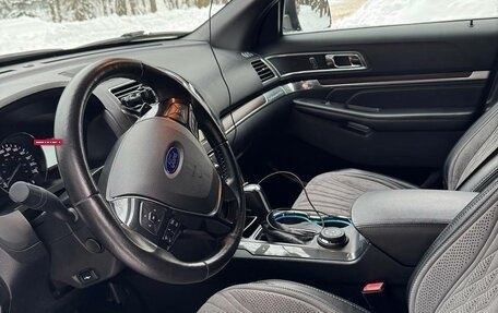 Ford Explorer VI, 2016 год, 2 500 000 рублей, 29 фотография