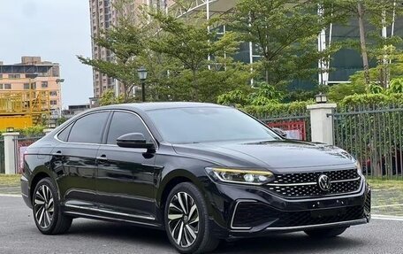 Volkswagen Passat B8 рестайлинг, 2021 год, 2 450 000 рублей, 2 фотография