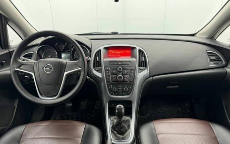 Opel Astra J, 2013 год, 770 000 рублей, 11 фотография