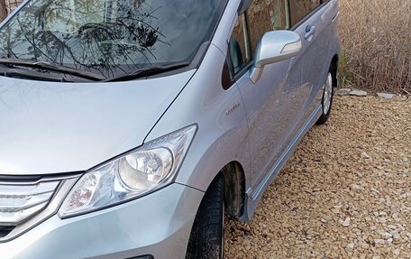 Honda Freed I, 2011 год, 1 050 000 рублей, 2 фотография