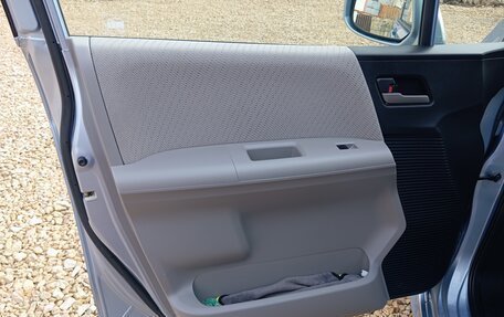 Honda Freed I, 2011 год, 1 050 000 рублей, 18 фотография