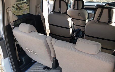 Honda Freed I, 2011 год, 1 050 000 рублей, 20 фотография